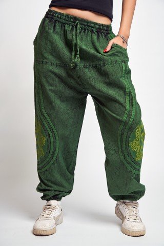 Pantaloni unisex prespalati verzi cu aplicatii