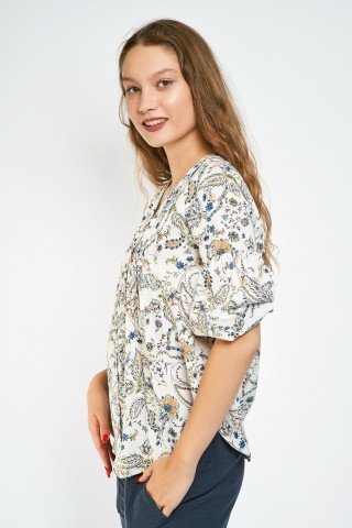 Bluza alba cu nasturi si imprimeu multicolor floral