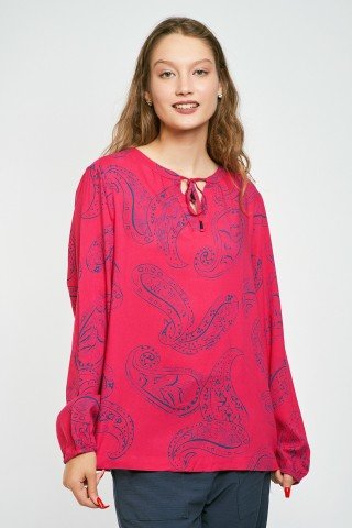 Bluza rosie cu imprimeu bleumarin