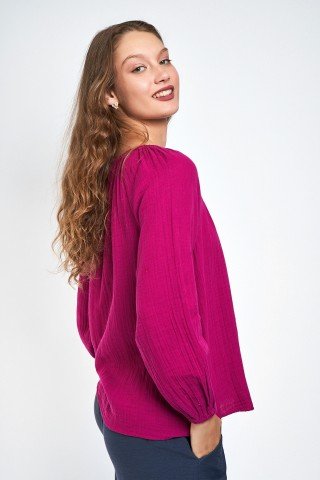 Bluza roz fucsia cu nasturei